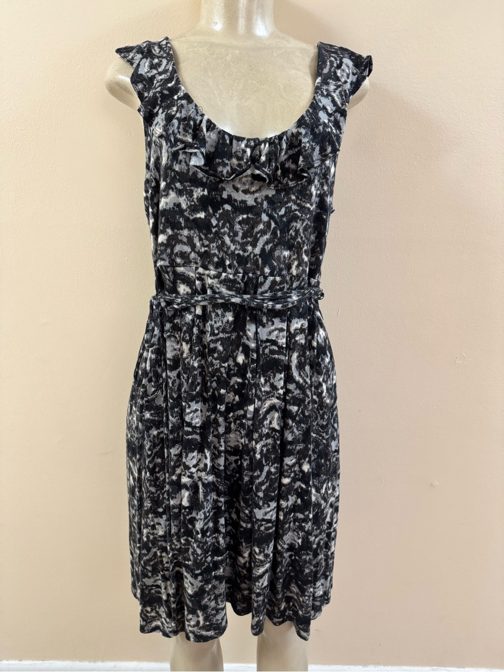 New York & Co Black & White Printed Sleeveless Ruffle Dress Size L GUC